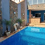 Area De Lazer Golfinho Dourado