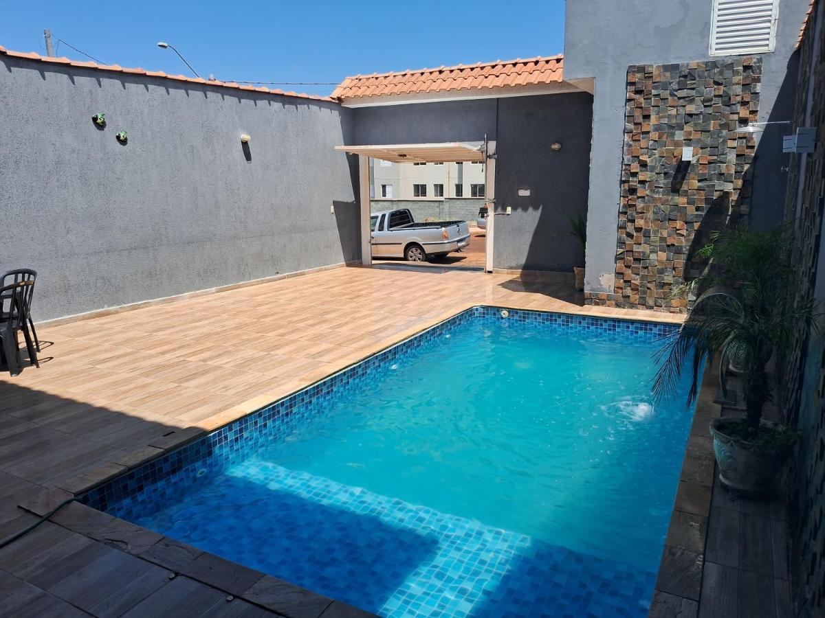Area De Lazer Golfinho Dourado Casa de férias *